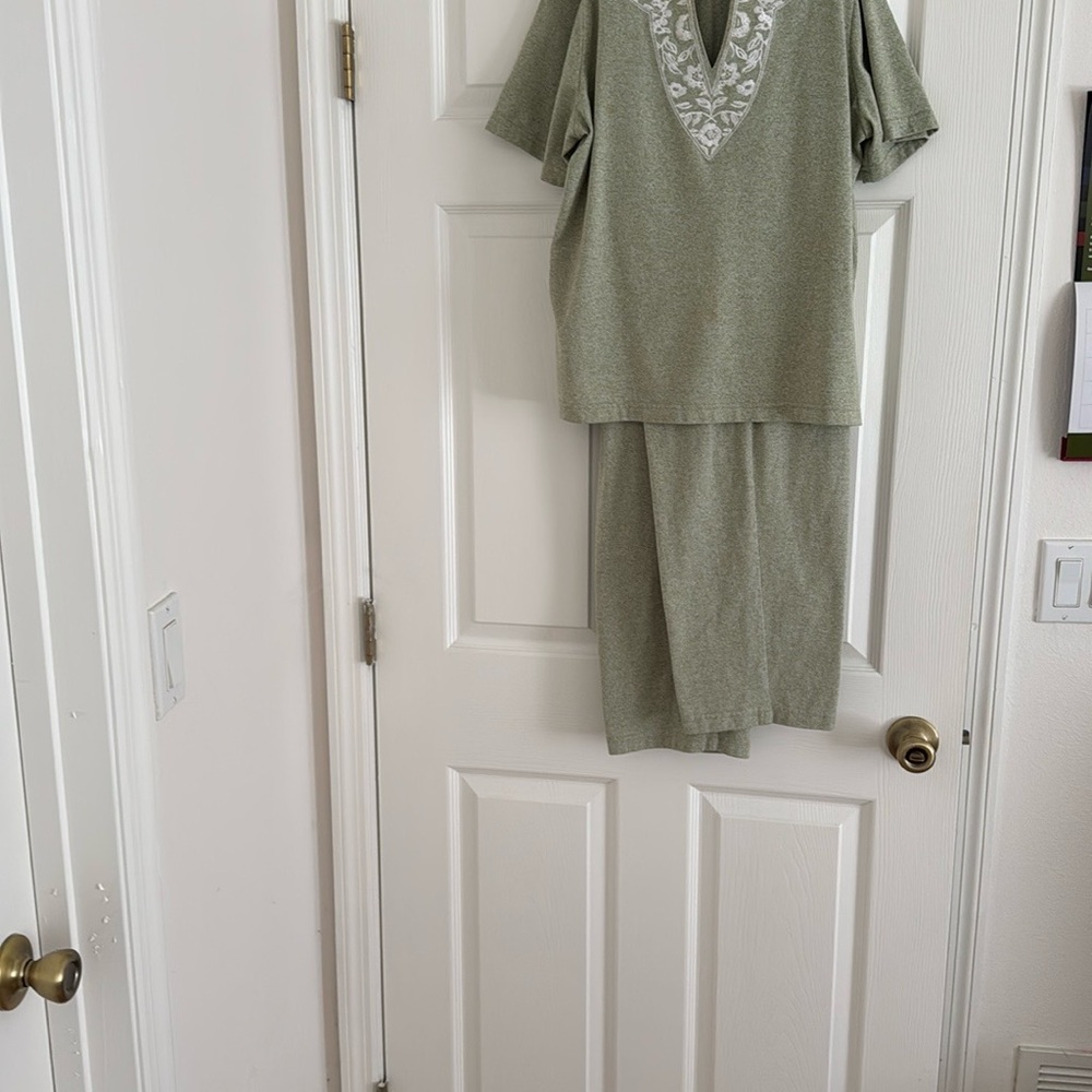 Women's Green Set